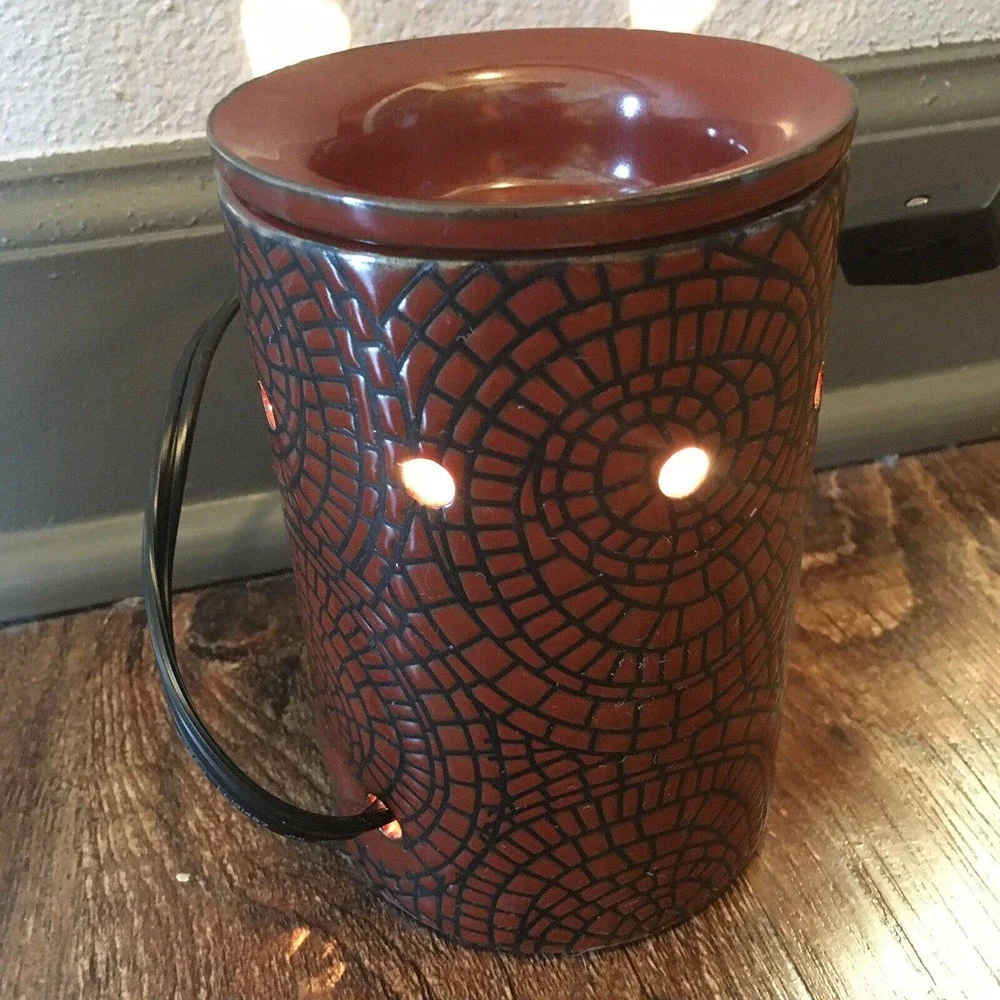 Scentsy Cobbled Leather Wax Warmer Rare Retired Red Black Brick Pattern 26979